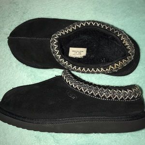 UGG Tasman black